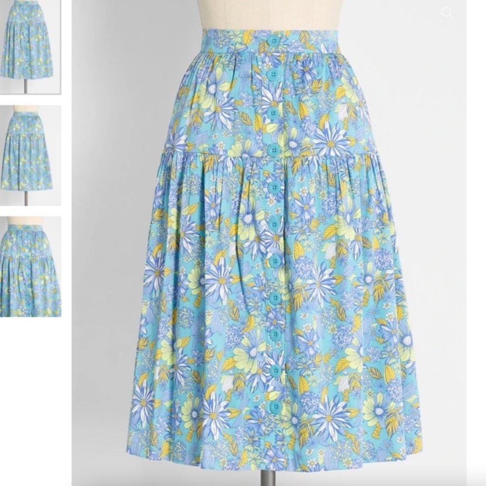 ModCloth Blue and Yellow Daisies At Nightfall Tiered Midi Skirt Size 8‎ cotton